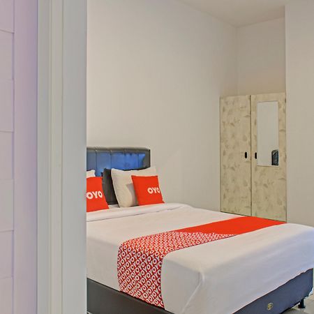 Oyo 3841 Wisma 25 Cilacap Extérieur photo