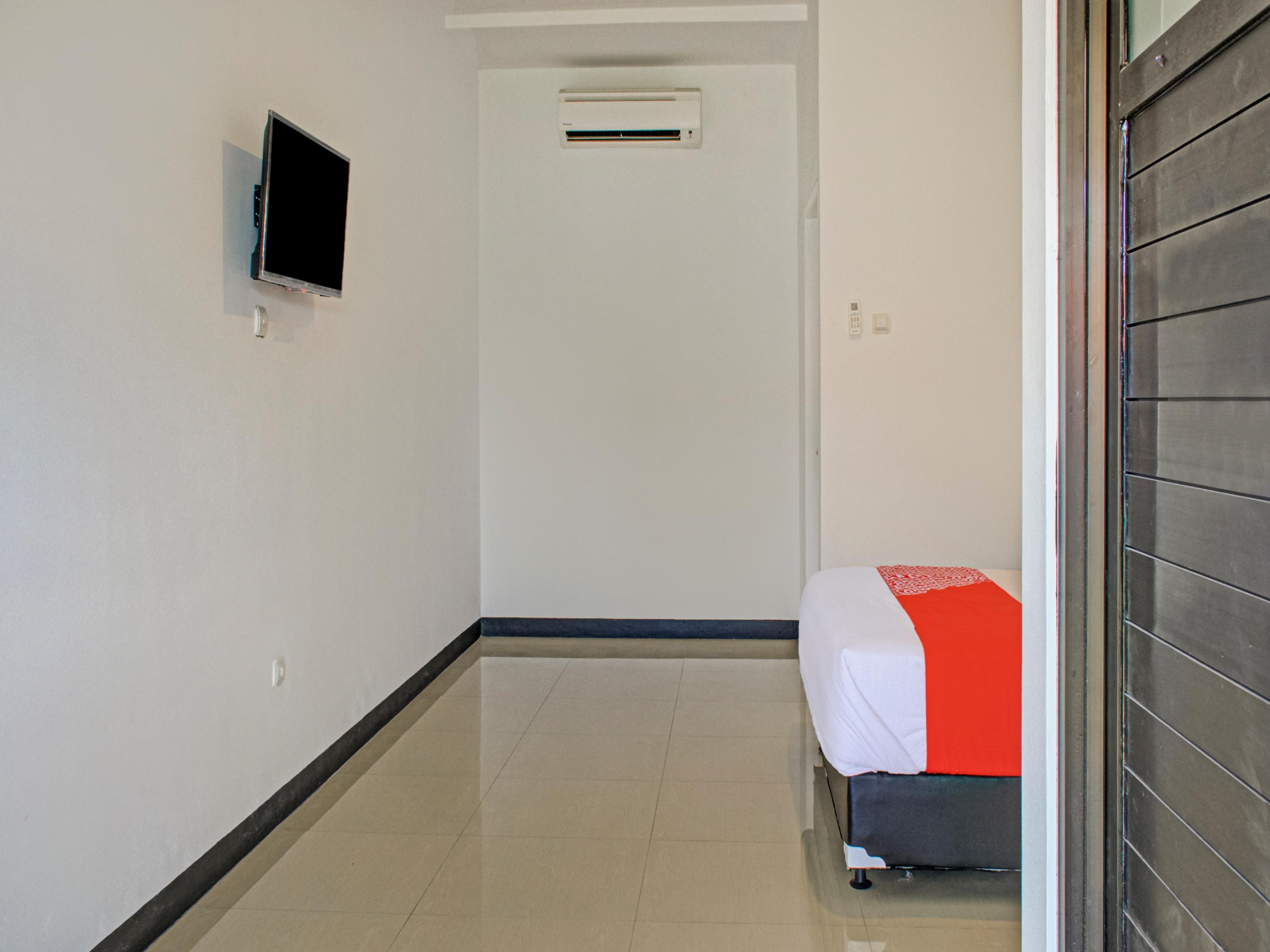 Oyo 3841 Wisma 25 Cilacap Extérieur photo