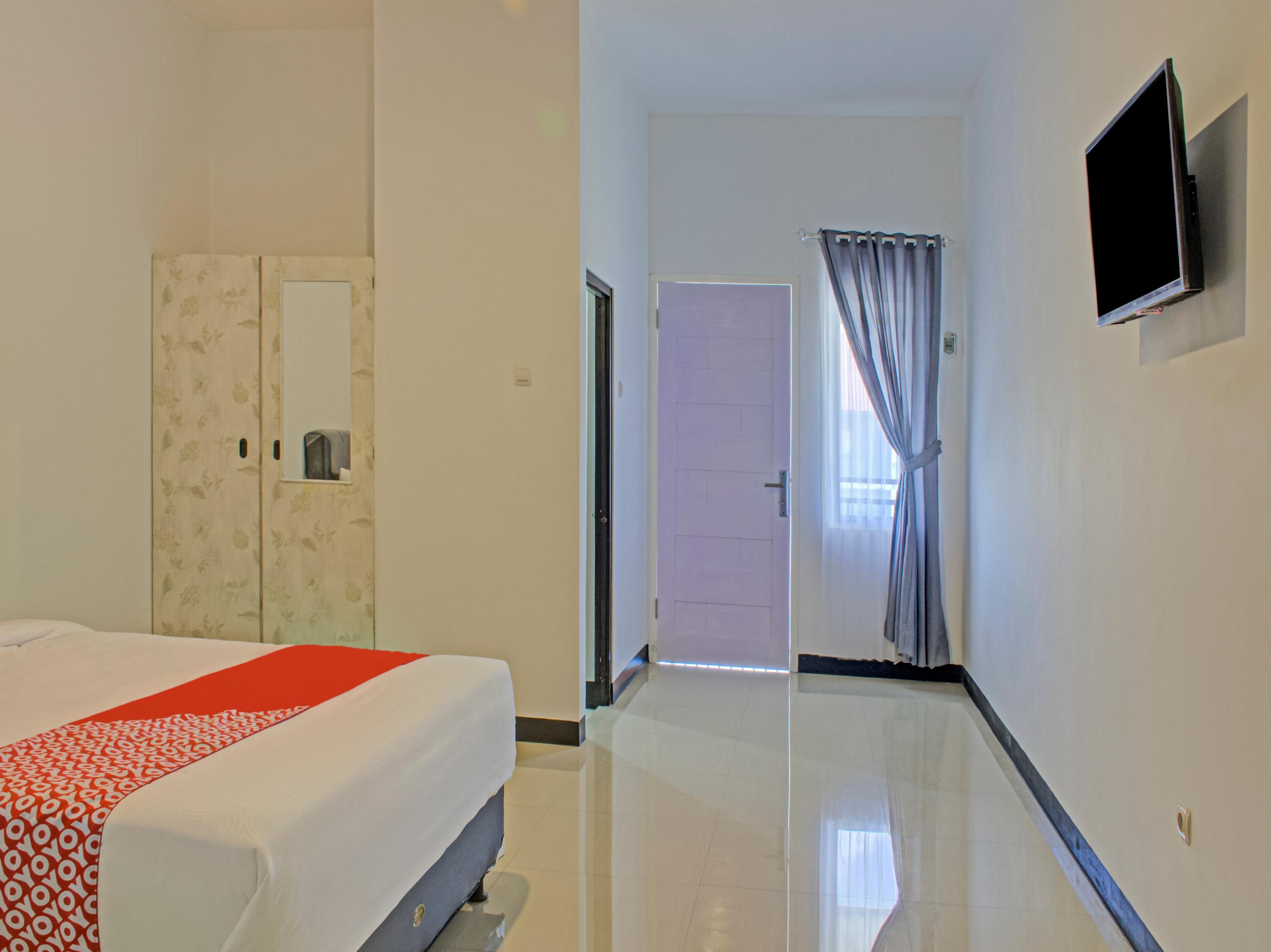 Oyo 3841 Wisma 25 Cilacap Extérieur photo