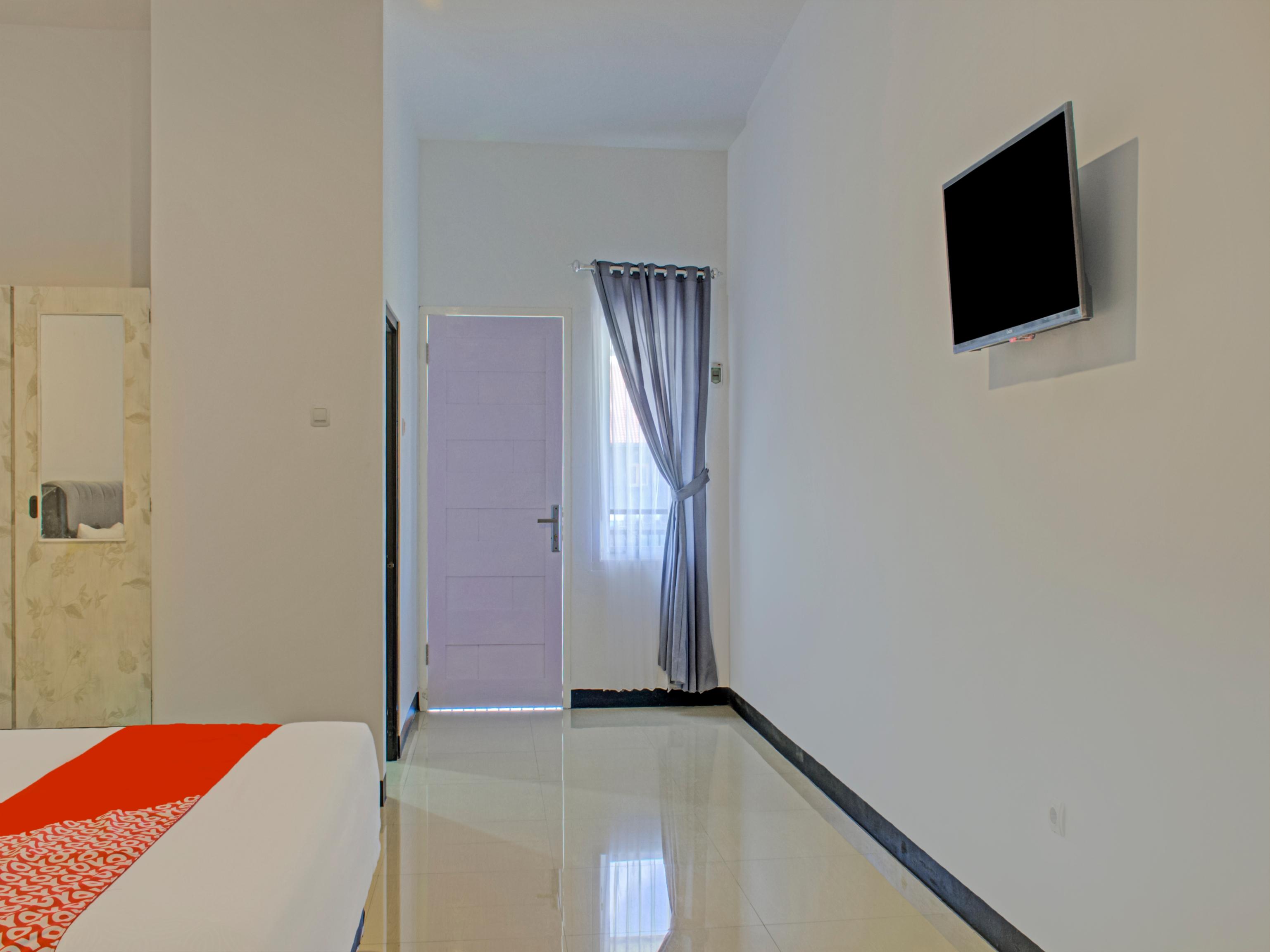 Oyo 3841 Wisma 25 Cilacap Extérieur photo