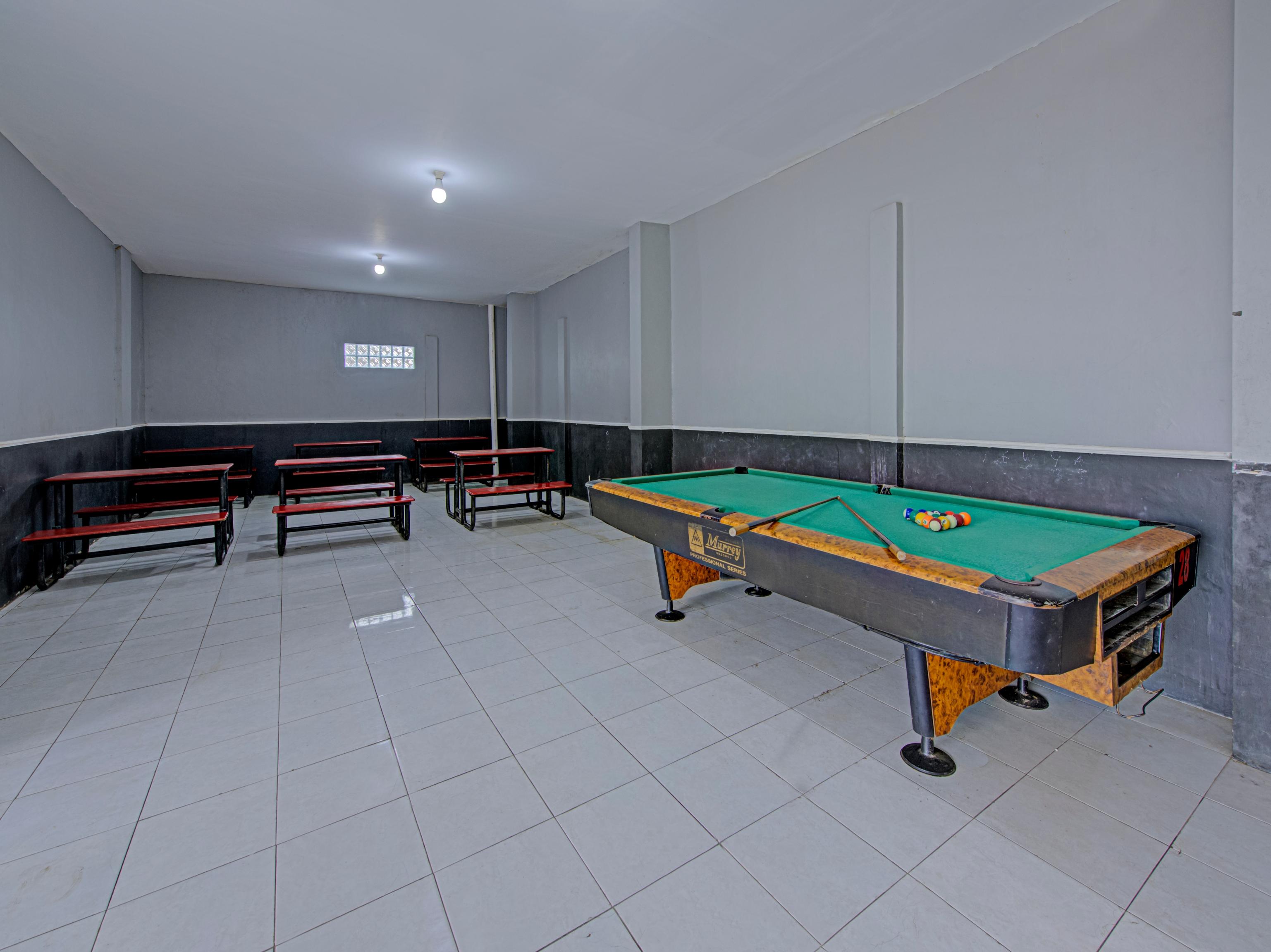 Oyo 3841 Wisma 25 Cilacap Extérieur photo